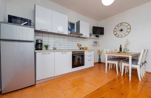 Prizna House | 2 bedroom nice home in Prizna