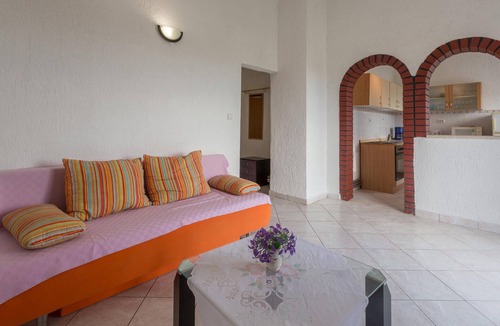 Zbandaj Apartment | 2 bedroom pet friendly apartment in Zbandaj