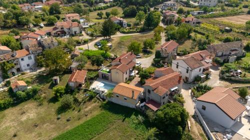 Nedescina House | 2 Cottage Houses 3 bedrooms & private pool
