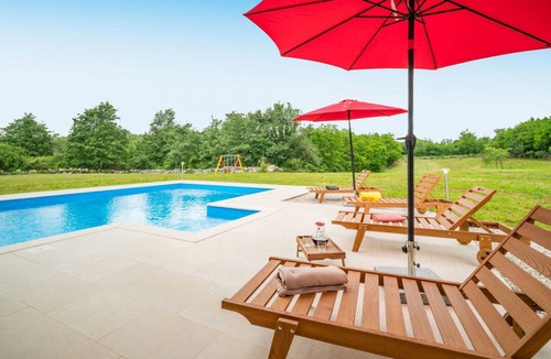 Karojba Other | 250 m² Accommodation ∙ 3 bedrooms ∙ 6 guests