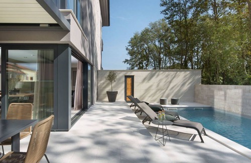 Krizine Other | 260 m² Accommodation ∙ 4 bedrooms ∙ 10 guests