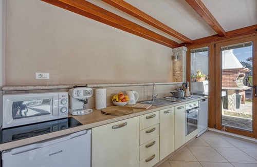 Vinkuran House | 2BR Apt Jakara 4 - Terrace & BBQ, Vinkuran, Croatia