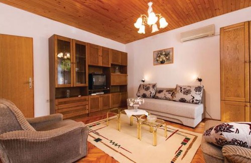 Zupanici House | 3 bedroom accommodation in Nedescina