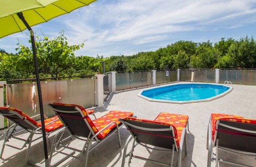 Zupanici House | 3 bedroom accommodation in Nedescina