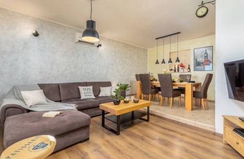 Jadreski House | 3 bedroom accommodation in Jadreski