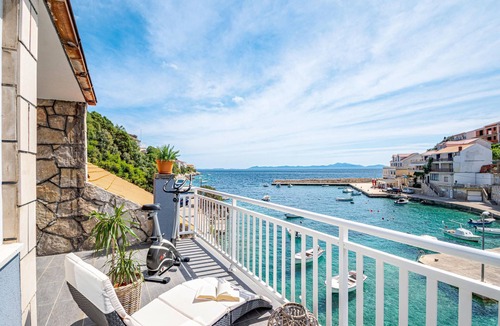 Zavalatica Apartment | 3 bedroom accommodation in Zavalatica