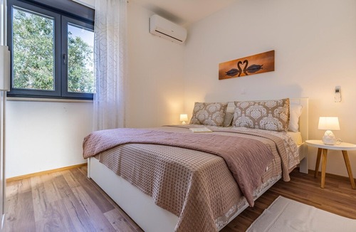Liznjan House | 3 bedroom accommodation in Liznjan