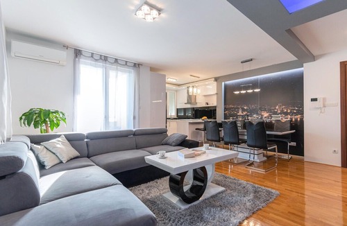 Mejasi Apartment | 3 bedroom accommodation in Split