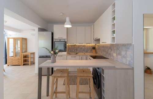 Momjan House | 3 bedroom amazing home in Momjan