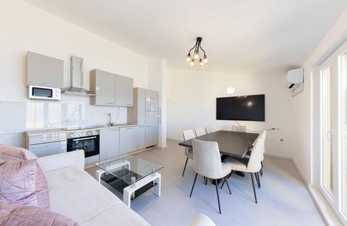 Dugi Rat Apartment | 3 bedroom awesome apartment in Dugi Rat