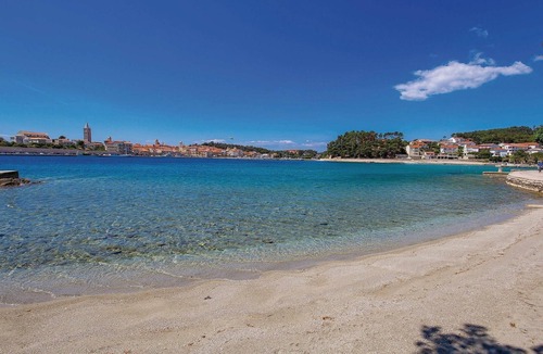 Banjol House | 3 bedroom beach front home in Banjol