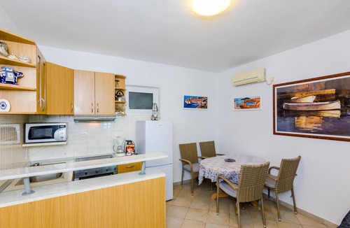 Slano House | 3 bedroom beach front home in Slano