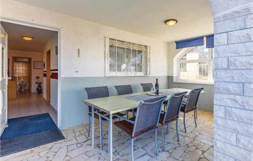 Pavicini Apartment | 3 Bedroom Beautiful Apartment In Pavicini