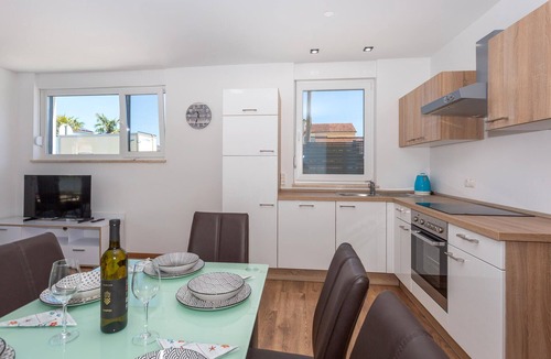 Malinska Apartment | 3 bedroom cozy apartment in Malinska