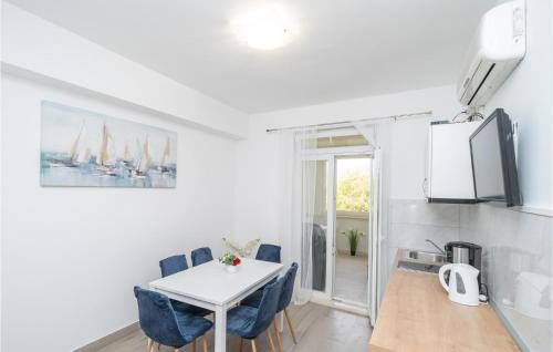 Komolac Apartment | 3 Bedroom Gorgeous Apartment In Dubrovnik