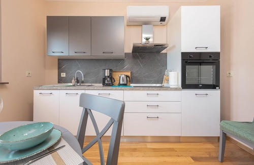 Zdrelac Apartment | 3 bedroom lovely apartment in Zdrelac