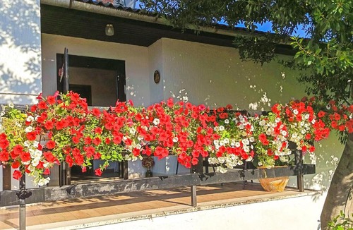 Blato na Cetini House | 3 Bedroom Lovely Home In Blato Na Cetini