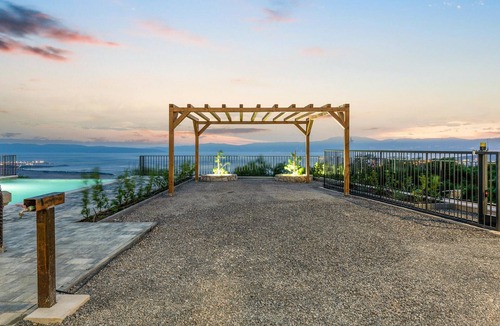 Bakar House | 4 bedroom accommodation in Hreljin