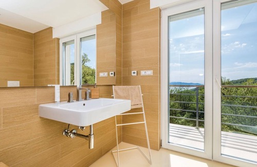 Bregi House | 4 bedroom accommodation in Bregi