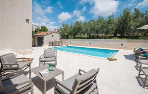 Medulin Apartment | 4 Bedroom Gorgeous Apartment In Medulin