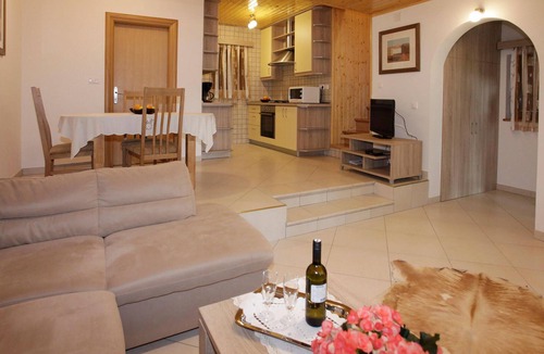Breze House | 4 bedroom gorgeous home in Breze