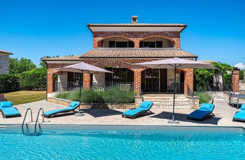 Visnjan House | 4 bedroom lovely home in Visnjan