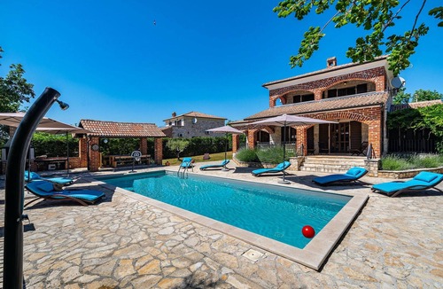 Visnjan House | 4 bedroom lovely home in Visnjan