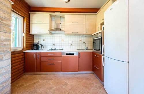 Vrlika House | 4 bedroom nice home in Maovice