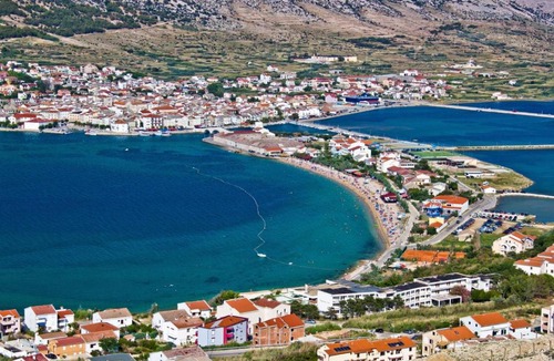 Metajna Apartment | (4890-2) Apartment in Metajna with sea view, balcony, air conditioning, WiFi