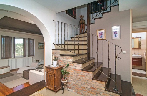 Nerezise House | 5 bedroom accommodation in Nerezisca