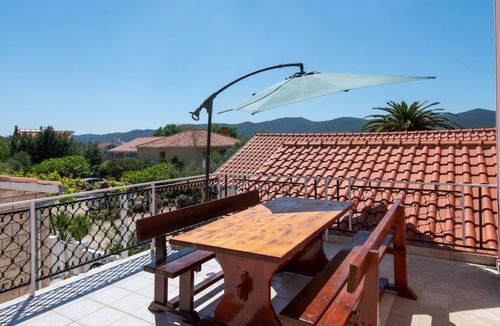 Cove Tri Zala (Zrnovo) Apartment | 50 m² Apartment ∙ 2 bedrooms ∙ 6 guests