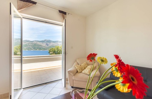 Cove Tri Zala (Zrnovo) Apartment | 56 m² Apartment ∙ 2 bedrooms ∙ 4 guests