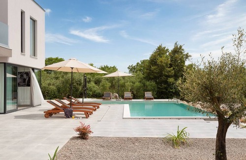 Brgod Villa | 5BR Modern Villa & Heated Pool & Ensuite Baths