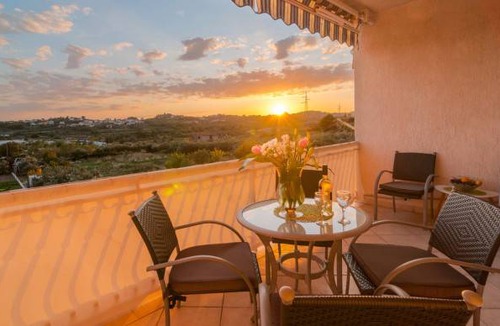Kamen House | 6 bedroom accommodation in Zrnovnica