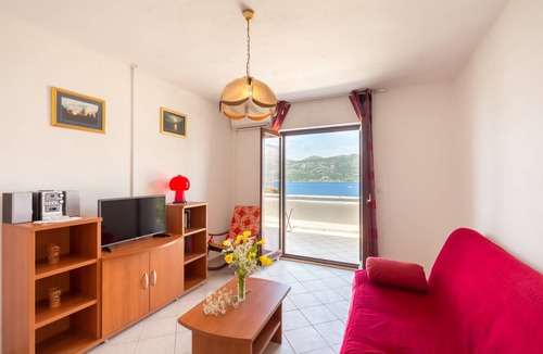 Cove Tri Zala (Zrnovo) Apartment | 62 m² Apartment ∙ 2 bedrooms ∙ 4 guests