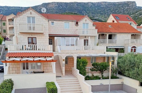 Bol Apartment | 70 m² Apartment ∙ 2 bedrooms ∙ 4 guests