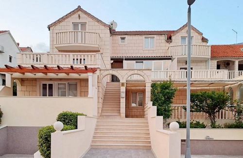 Bol Apartment | 70 m² Apartment ∙ 2 bedrooms ∙ 4 guests