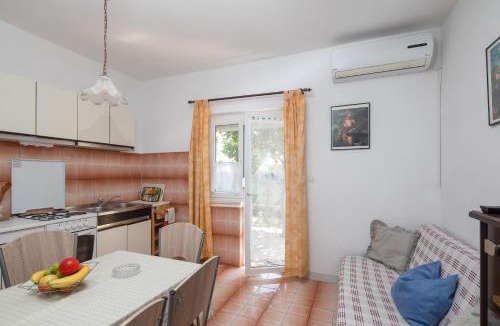 Stobrec Apartment | A 1 - apt near beach with patio parking and grill