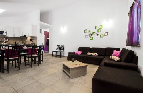 Srima Apartment | A Spacious Apartment in a Calm Location in Srima