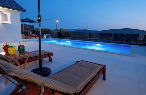 Zavala Villa | A villa with a beautiful view and a saltwater pool near Međugorje