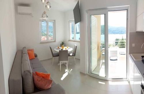 Slano Apartment | A4 - Luxurious One Bedroom for 3: Breathtaking Views over the Entire Bay & Fully Air-Conditioned