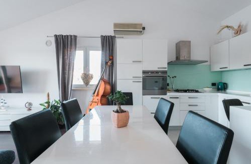 Zaklopatica House | Accommodation Triton