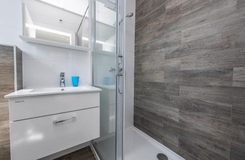 Novalja Apartment | Adris 2 luxury modern apartment with a pool