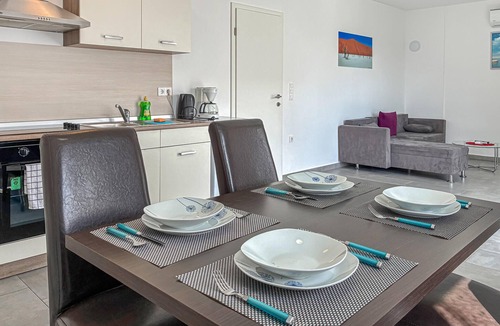 Cizici Apartment | Amazing apartment in Cizici with house sea view