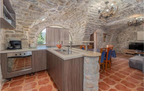 Grizane Apartment | Amazing Apartment In Grizane