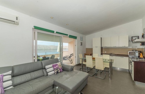 Miskovici Apartment | Amazing apartment in Miskovici