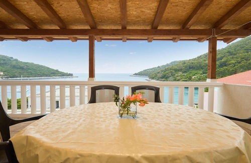 Saplunara Apartment | Amazing apartment in Saplunara with WiFi