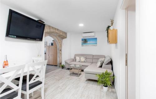 Punat Apartment | Amazing Apartment In Krk With Wifi