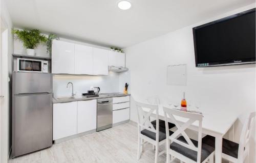 Punat Apartment | Amazing Apartment In Krk With Wifi