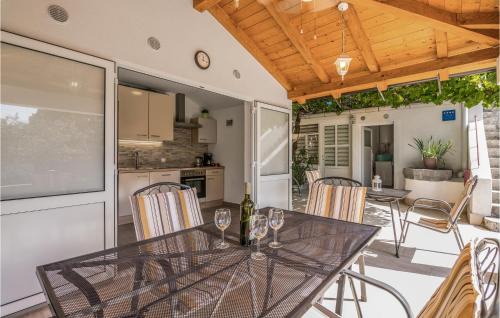 Punat Apartment | Amazing Apartment In Krk With Wifi